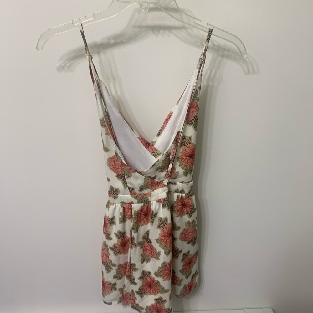 Floral flowy tank top - Picture 2 of 9